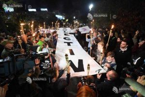 Mars in Bucuresti pentru victimele din Colectiv. Mii de oameni au iesit in strada