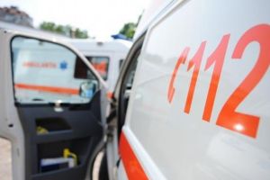 Pensionar rănit, după ce a căzut de pe schelă