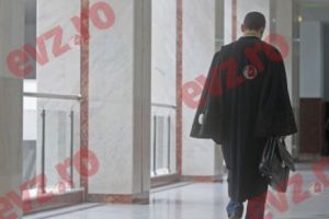 O DECIZIE a CCR deschide calea pentru ANULAREA a mii de condamnări
