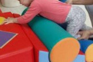 „Gărgăriţa vrea să zboare” – eveniment pentru micuţa Adela, diagnosticată cu tetrapareză spastică