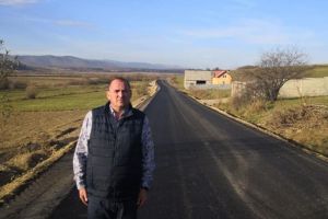 Asfaltarea drumului Dumbrăviţa – Vlădeni, aproape de finalizare