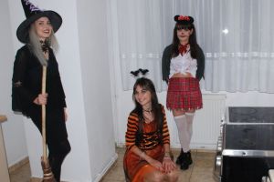 Foto – Distracţie pe cinste la o petrecere de Halloween în căminele studenţeşti din Sibiu