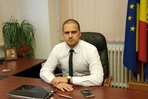 Ministrului Turismului, Bogdan Trif, i se cere demisia. Sau dizolvarea ministerului