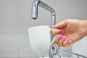 Locuitorii de pe două străzi din Oradea rămân joi fără apă