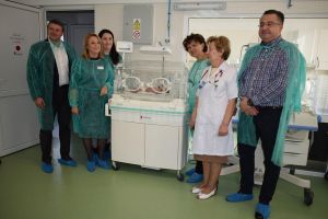 Maternitatea Fălticeni a primit două incubatoare de terapie intensivă de la Organizaţia ...