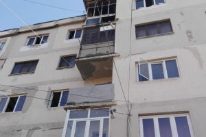 Incendiu la etajul 4, într-un bloc din Bumbeşti-Jiu