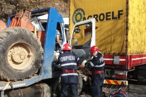 PRĂPĂD pe DN7: Încă un ACCIDENT GRAV! Circulaţia este BLOCATĂ