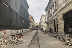Santierul din Cetate, oprit de Directia pentru Cultura. Muncitorii acopereau aerisirile cladirilor