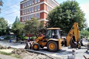 La Roşiorii de Vede, au început ample lucrări de modernizare şi urbanizare a infrastructurii stradale