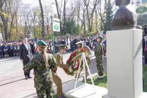 „Cinstea conducătorilor” şi ”integritatea magistraţilor”, invocate de preşedintele ...