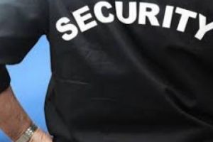  CLUJ: ”Lupul, paznic la oi”! Un agent de securitate a ajuns în arest după ce a furat mai multe telefoane mobile din magazinul pe care îl păzea