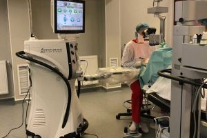 Cea mai nouă tehnologie pentru operaţiile de cataractă, la SJU Bistriţa