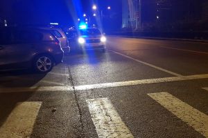 TÂRGOVIȘTE: Un om al străzii spune că a fost victima unui accident. Bărbatul este în stare avansată de ebrietate