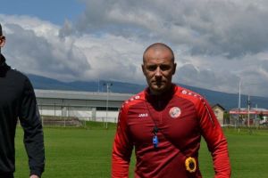 Echipa lui Vasilică vrea să-i dreseze pe “câini”