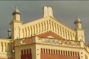 Slogan ANTISEMIT pe zidul unei SINAGOGI din California. Incidentul are loc după MASACRUL de la Pittsburgh