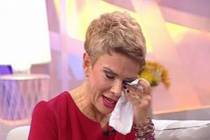 TEROARE în emisiunea lui Teo Trandafir! A apărut cu BANDAJE peste tot şi PLINĂ DE SÂNGE