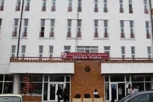 Tânără bătută, de un elev, în curtea Liceului de Artă din Constanţa. 