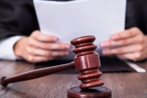 S-a întâmplat la Ploieşti. Un judecător a încurcat dosarele şi în loc să judece moartea unui copil, a instrumentat un accident rutier