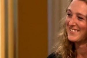 Povestea de iubire dintre o FEMEIE şi o FANTASMĂ:  „Mi-a cerut să mă căsătoresc cu el. A făcut asta fără să cadă în genunchi. Mai ales că nu-i are”