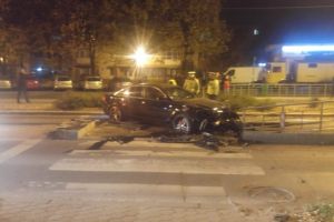 Un sofer a provocat un accident langa Spitalul Judetean si a fugit! Si-a uitat telefonul in masina