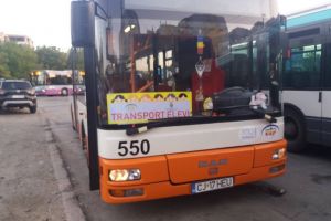 Din martie, toate şcolile din centru vor avea autobuze pentru elevi