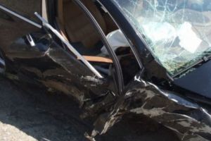 A furat maşina şi a făcut accident!