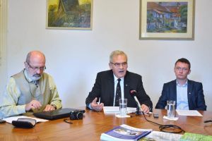 Tőkés îi cere lui Bolojan să mute Ziua Oradiei din 12 octombrie, fiindcă e 