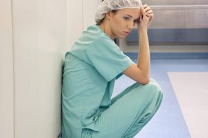 Asistentă medicală: Muncim până la epuizare