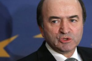 TOADER: Nu l-aş fi primit pe LAZĂR în competiţia pentru funcţia de PROCUROR GENERAL  