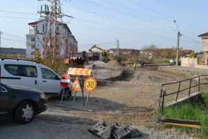 Strada Balogh Istvan de la noile blocuri ANL a intrat în lucrări de asfaltare (FOTO/VIDEO)