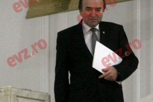 Se cere REVOCAREA lui TOADER. „Asediu la temelia STATULUI de DREPT. Acţionează POLITIC şi la COMANDĂ”