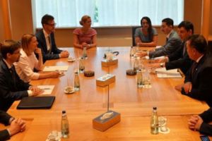 Veste BUNĂ: România ar putea sta LA MASA BOGAȚILOR! 