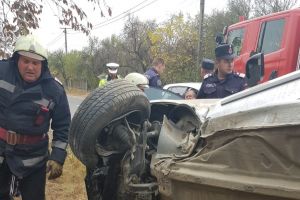 DJ 722: Prea obosit ca să mai conducă, s-a răsturnat cu maşina