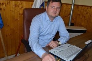 Primăria Glodeni caută inspector şi referent