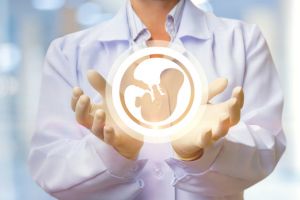Proiect pentru tinerii bolnavi de cancer ce doresc să îşi prezerve fertilitatea
