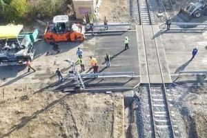 Regionala CF Constanta a finalizat lucrarile de reparatii la trecerea la nivel cu calea ferata de pe DJ 383 Eforie Nord - Techirghiol (galerie foto)