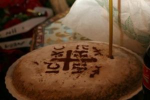 Operaţiunea „Pomana”. Șapte hoţi jefuiau bătrâni în timp ce se rugau pentru sufletele răposaţilor