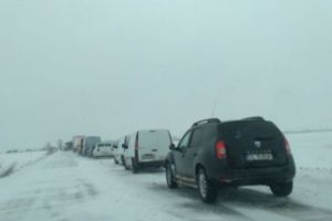 INFOTRAFIC. Drumuri RESTRICȚIONATE în ROMÂNIA. Ce DRUMURI sunt ÎNCHISE din cauza ZĂPEZII