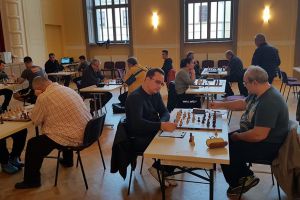 ȘAH. A început cel mai puternic turneu de la Satu Mare. Favoritul competiţiei, lider după 4 runde