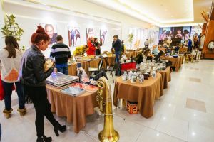 Târg de artă şi antichităţi şi atelier de creaţie pentru copii, la Iulius Mall Suceava