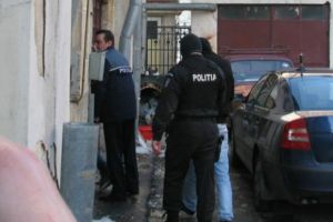 Contrabandistă, de 61 de ani, prinsă în flagrant de poliţişti. S-a ales cu dosar penal