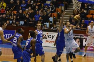 Baschetbaliştii mureşeni luptă pentru primul loc