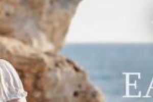 Dupa ce a atras atentia publicului din Romania cu single-ul “Fluturi in stomac”, Ava revine cu un nou single, “Ea x Eu”