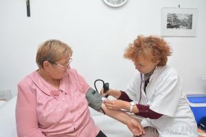 Deputatul Ghilea acuză statul că falimentează cabinetele medicale pentru a le înlocui cu lanţuri de clinici, care vor practica tarife mari