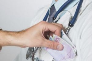 Afaceri PROFITABILE cu CADAVRE. ȘPAGĂ la spital. INCREDIBIL ce au descoperit procurorii