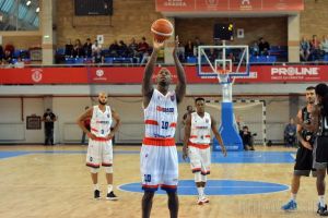 CSM CSU Oradea primeşte vizita liderului la zi