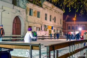 Municipiul Sebeş va avea şi în această iarnă un patinoar artificial. Administraţia locală l-a închiriat cu 130.000 de lei