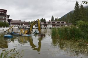 S-a aflat şi la Primărie că lacul din Poiana Braşov e ghena de gunoi a hotelierilor din staţiune