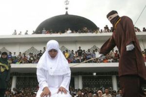 Furie într-o ţară musulmană după achitarea unei creştine condamnate la moarte: Manifestanţii blochează străzi şi cer uciderea judecătorilor