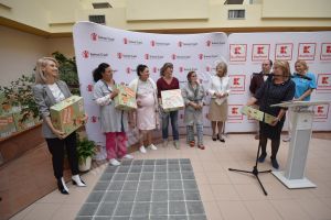 TÂRGOVIȘTE: Proaspetele mămici vor primi cutii cu lucruri necesare bebeluşilor,  pe modelul “cutiei finlandeze”